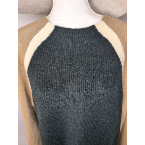 Blue Sky cozy dark green tan and ivory sweater - Picture 2 of 8